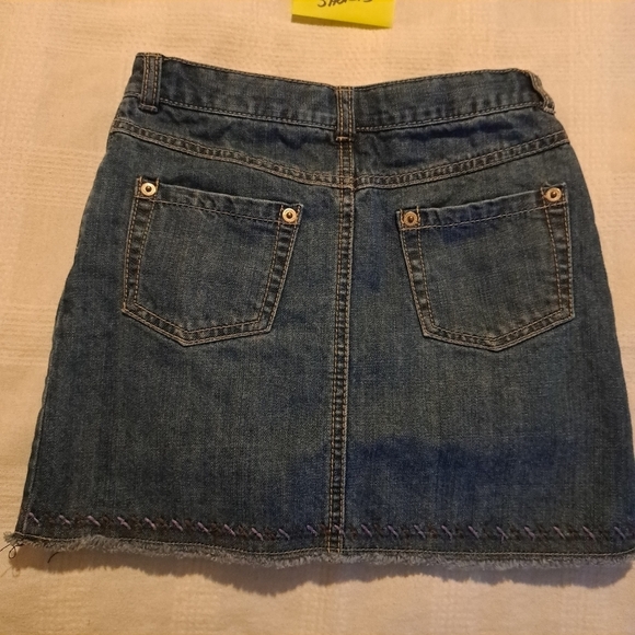Gymboree girls size 8 jean skirt with modesty shorts, 5 pockets - Picture 3 of 5